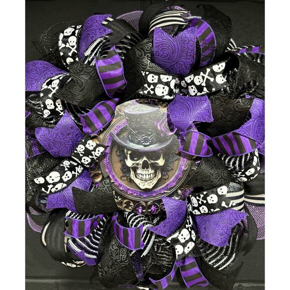 Halloween Wreath Gothic Purple Skull Handmade Deco Mesh 20 Inch - Picture 4 of 8